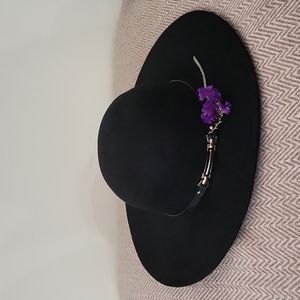 House of Harlow 1960 Black Wide Brim Felt Hat